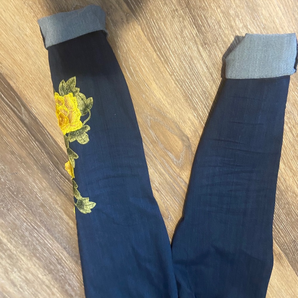 Jeans - Picture 2 of 3
